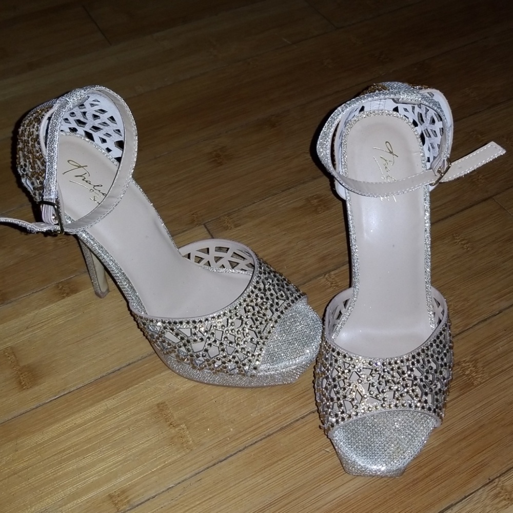 Gold Platforms only worn once.  Box included.